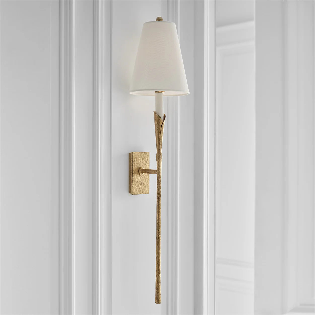 Jeannetta Tail Sconce