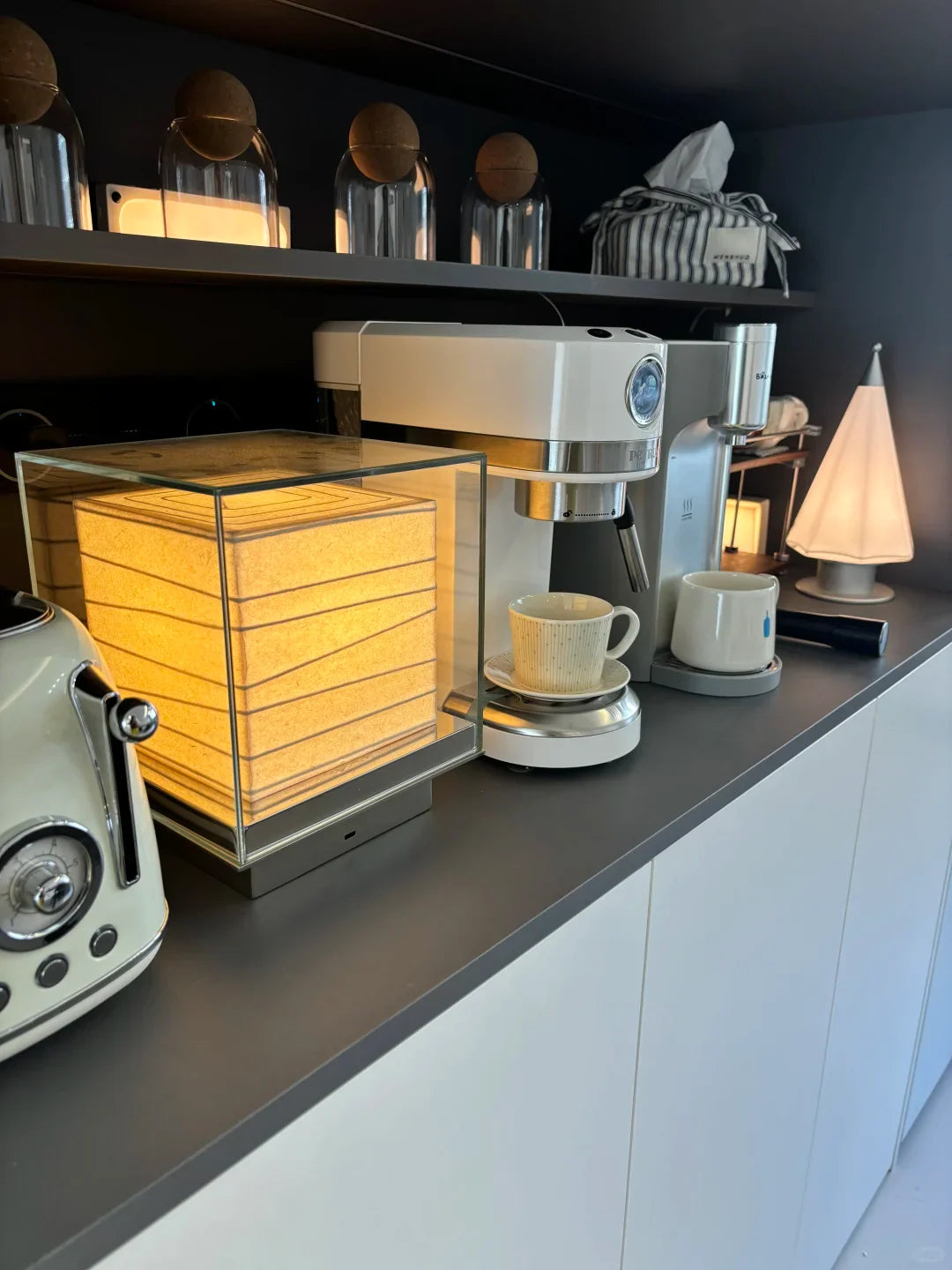 Andaz Chi Yutang Table Lamp