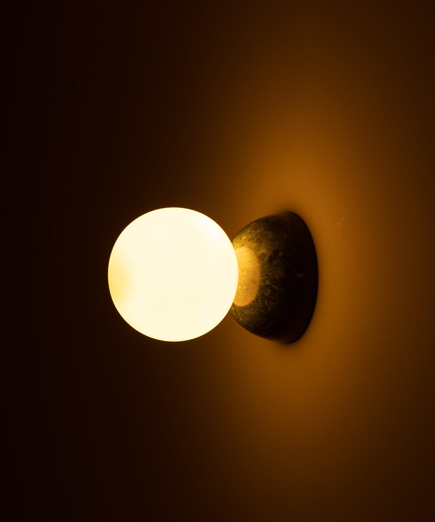 Eklipso Wall Sconce
