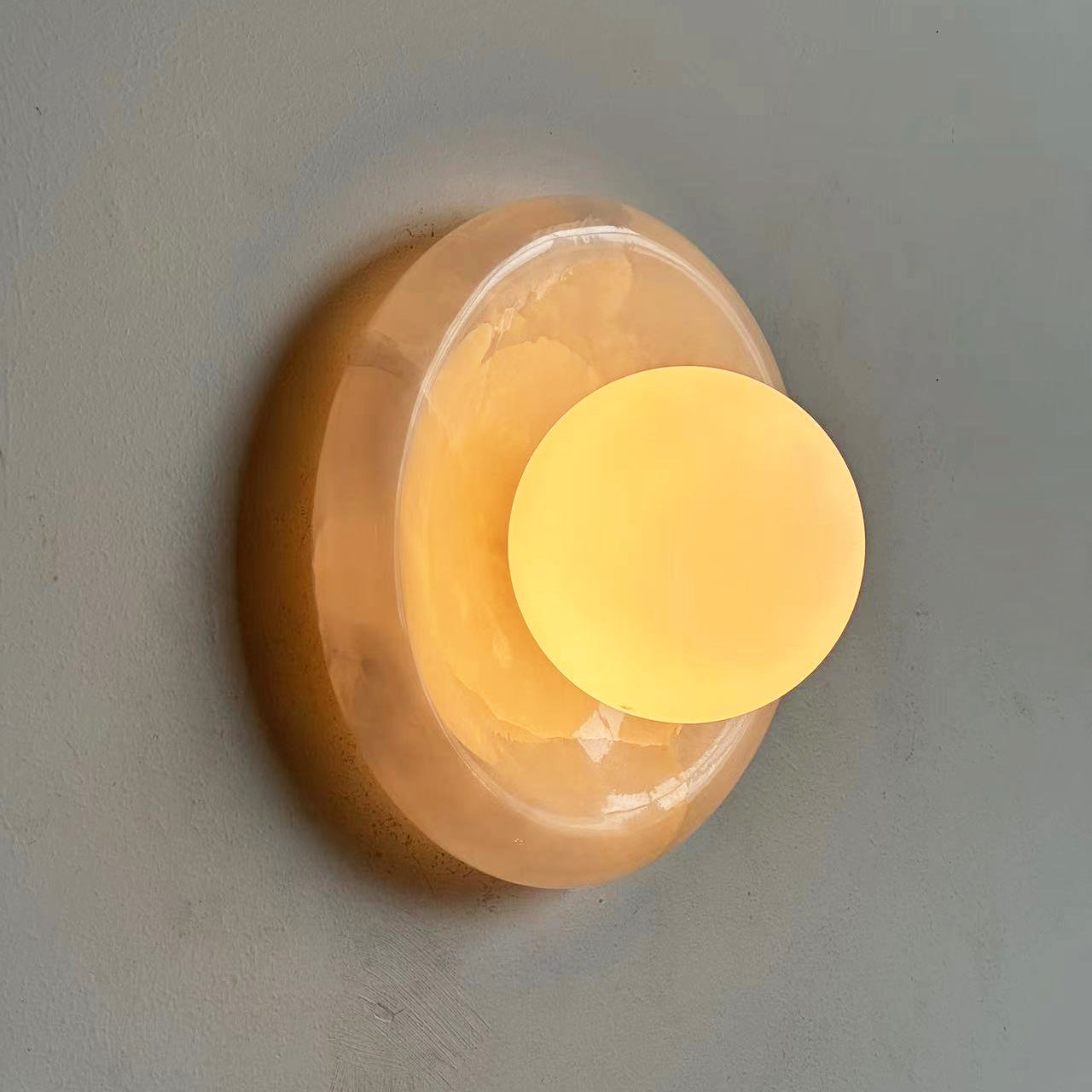 Gravure Onyx Sconce
