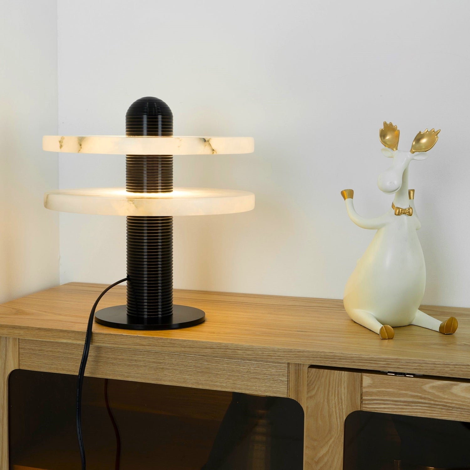Median Alabaster Table Lamp