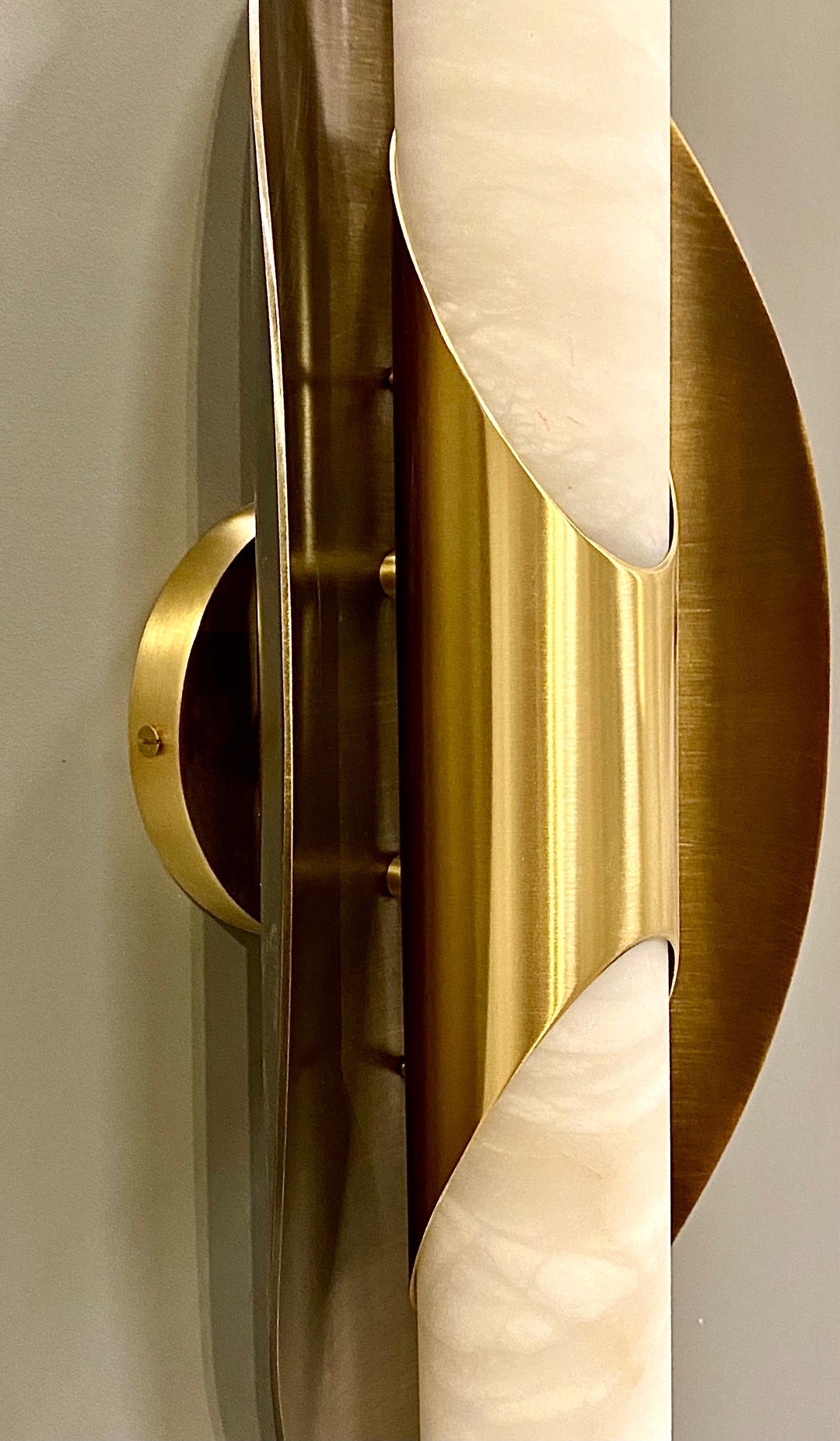 Manta Alabaster Wall Sconce